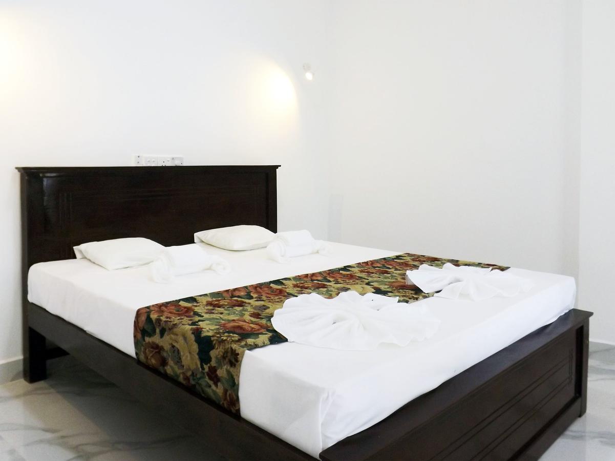 Hotel Diana Hikkaduwa Bagian luar foto
