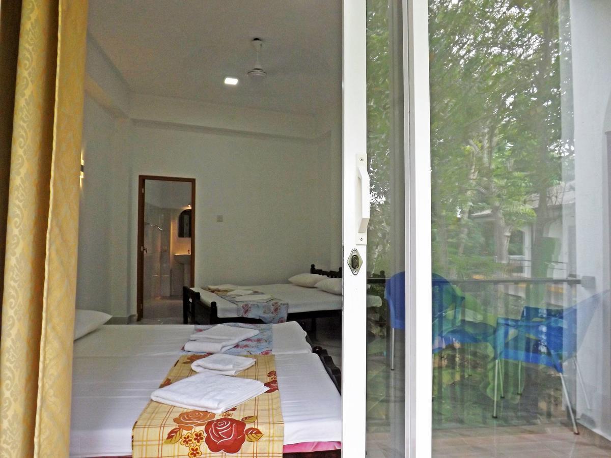 Hotel Diana Hikkaduwa Bagian luar foto