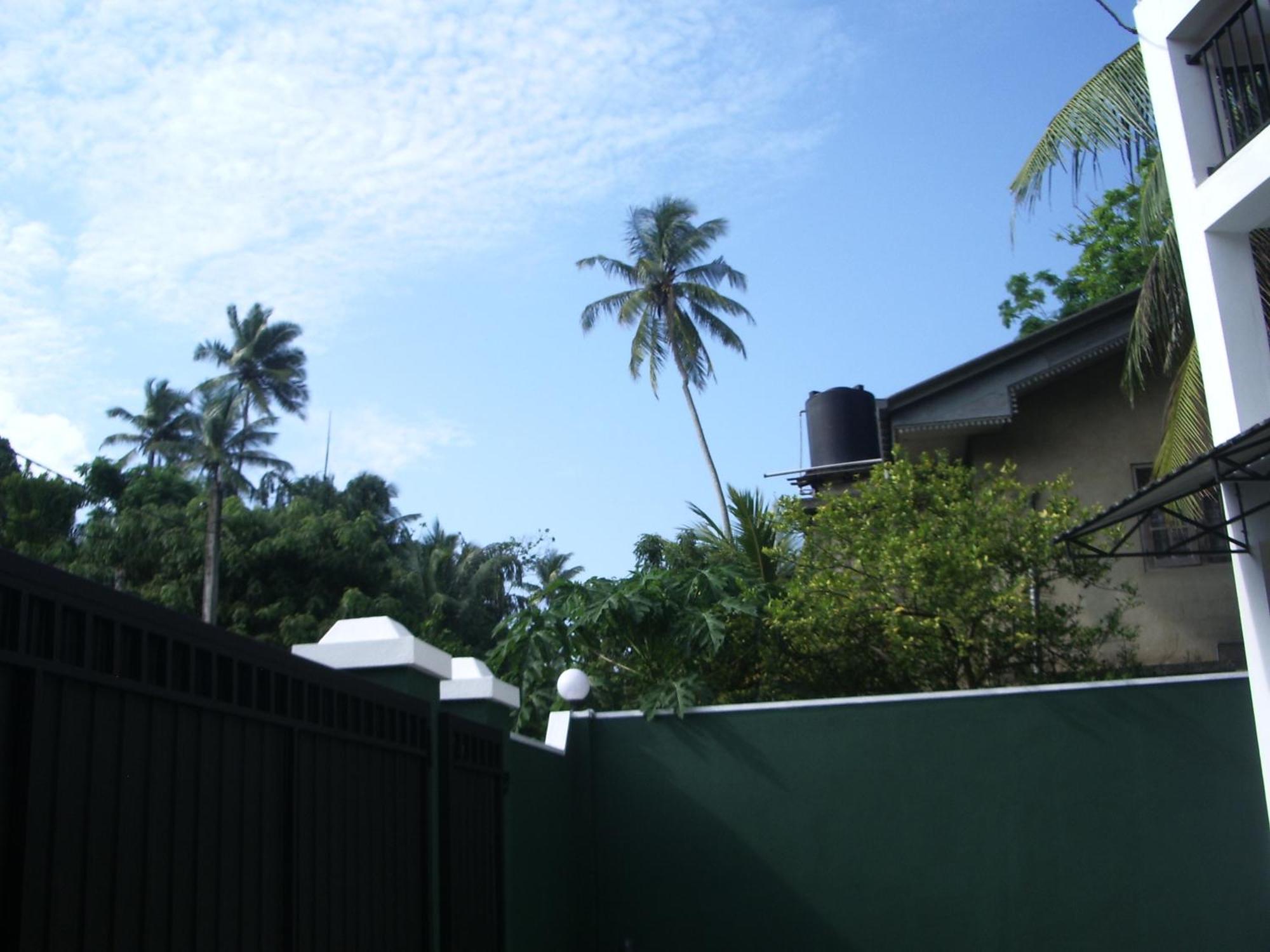 Hotel Diana Hikkaduwa Bagian luar foto